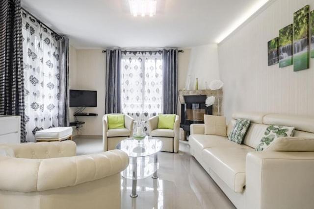 Villa Maison Blanche Tulle 1 A 4 Personnes Luaran gambar