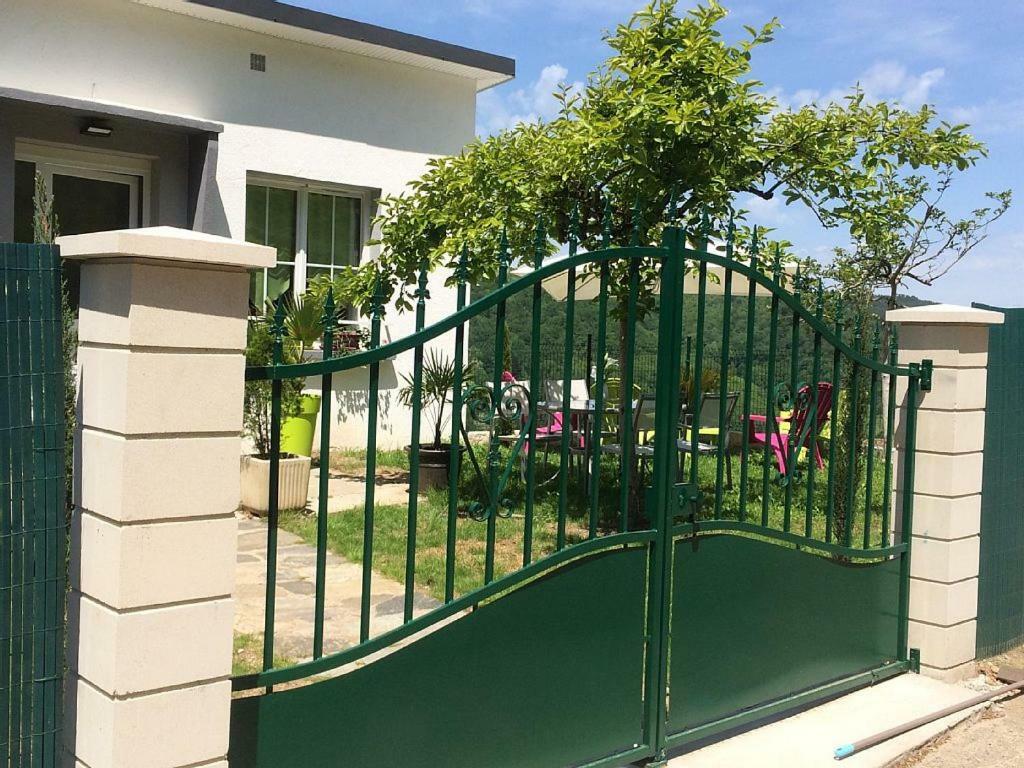 Villa Maison Blanche Tulle 1 A 4 Personnes Luaran gambar